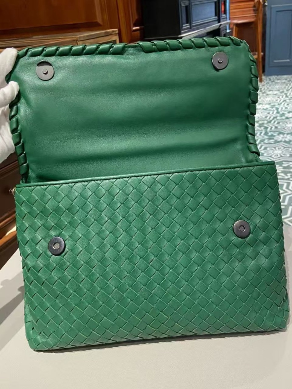 N16 Slightly Used Bottega Veneta Green Woven Leather Shoulder Chain Bag - Picture 5 of 14
